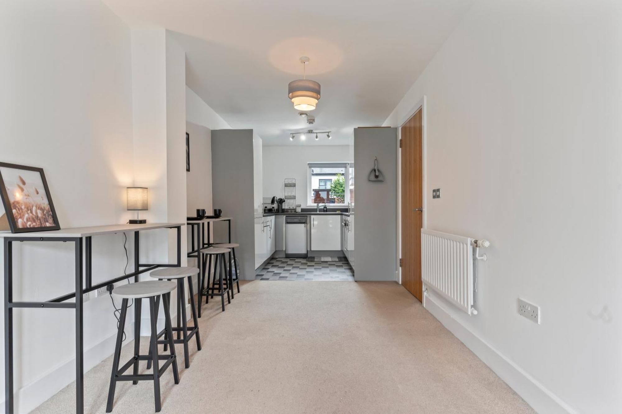 3-bed House - Perfect For Leisure * Birmingham